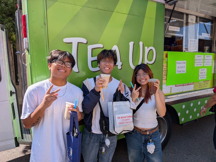 students enjoying Boba drinks
